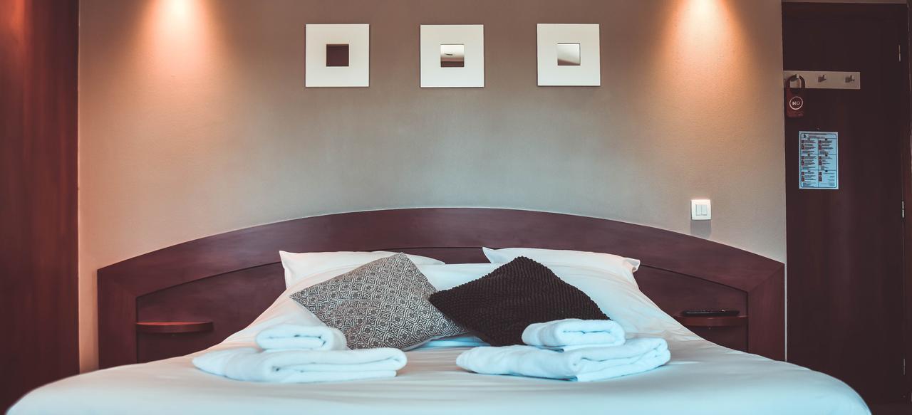 Hotel L'Etoile De Marie Rocroi ภายนอก รูปภาพ