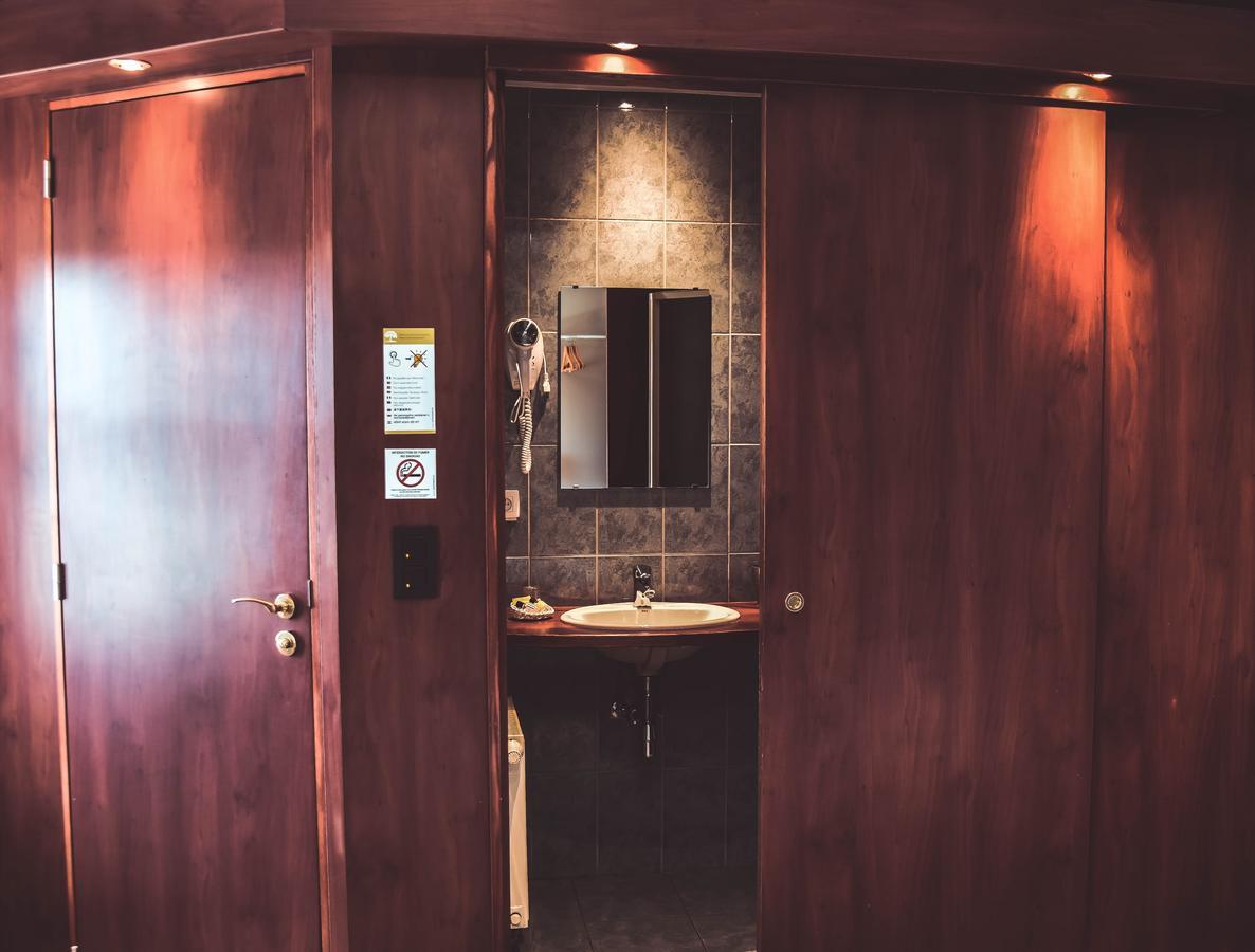 Hotel L'Etoile De Marie Rocroi ภายนอก รูปภาพ
